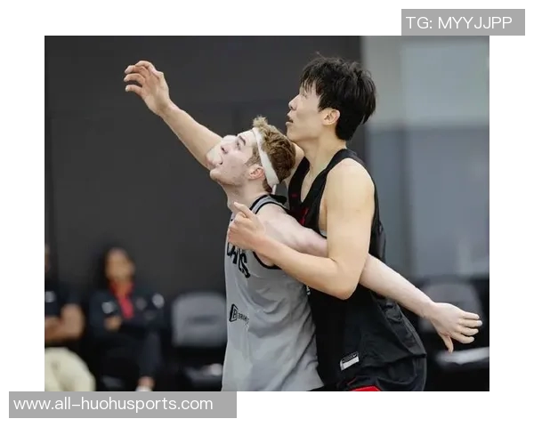 开拓者训练照曝光杨瀚森现身出战与否仍待确认