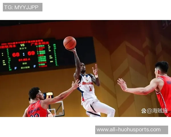 奎因全能表现助力球队15投7中斩获21分11篮板3助攻1抢断1盖帽三分球命中率高效